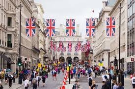 شاژنی بریتانیا داواکەی سەرۆک وەزیرانی پەسندکرد و پەرلەمانی ھەڵپەسارد